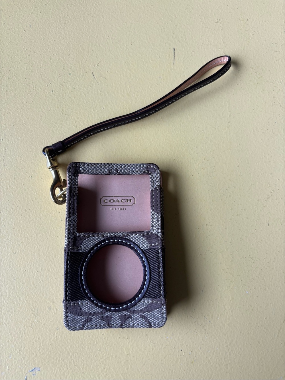 Coach Vintage Classic Apple iPod Case Tan Canvas with Signature Logo